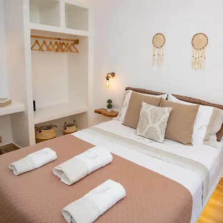 F&i Maisonette