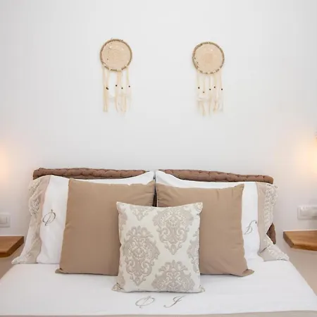 F&i Maisonette Apartamento Naxos City