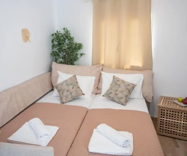 F&i Maisonette Апартаменты *